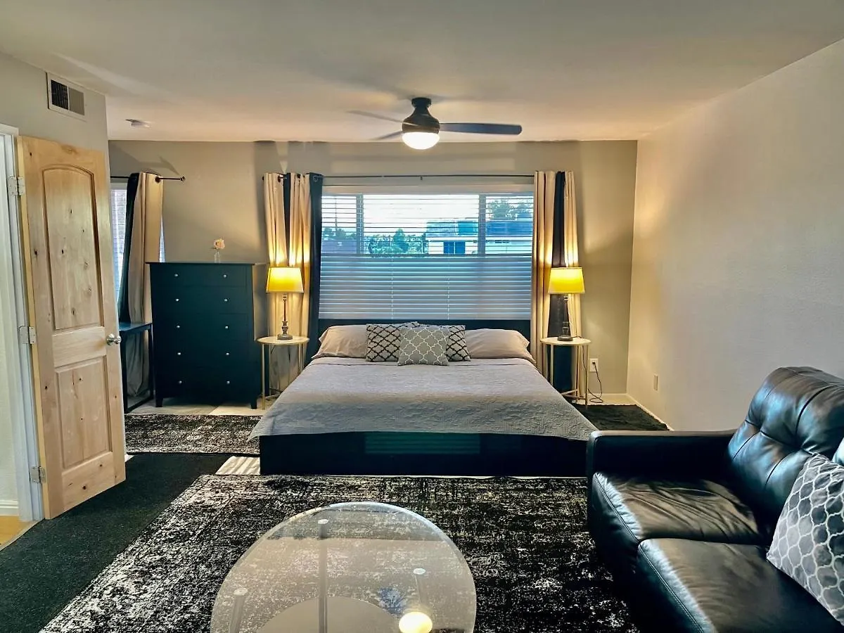Urban Las Vegas Colonial In The Heart Of Vegas Villa Holiday home